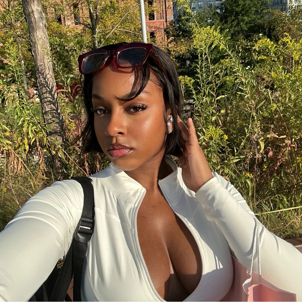 Meet your Posher, Neisha
